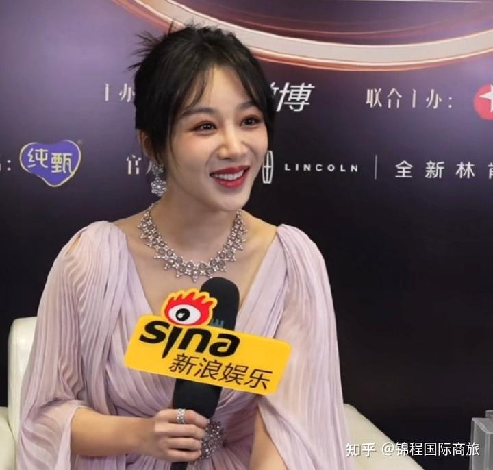 男明星健身_娱乐圈健身的男明星_女明星和男星健身