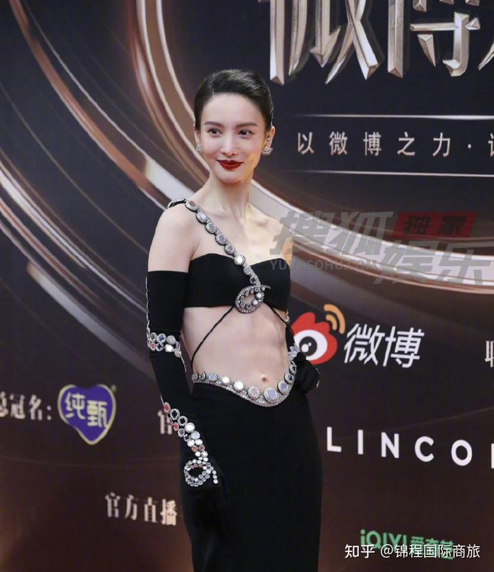 娱乐圈健身的男明星_女明星和男星健身_男明星健身