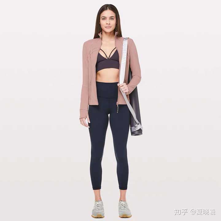 明星穿什么品牌健身衣_明星健身穿搭_明星健身穿的衣服品牌
