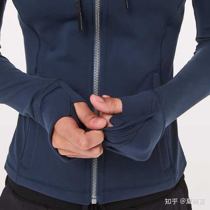 明星健身穿的衣服品牌_明星健身穿搭_明星穿什么品牌健身衣